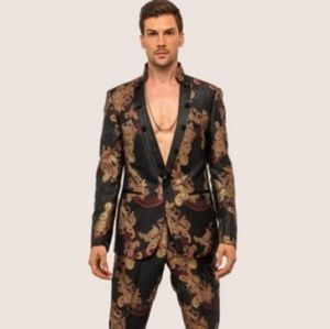 The Mac Giovanni suits